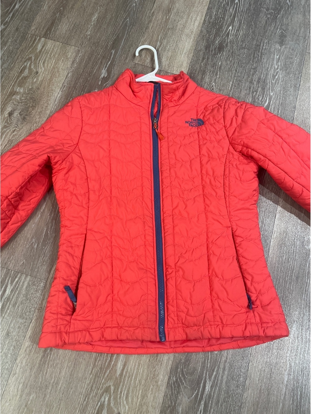 The North Face Women's Lightweight Quilted Jacket Red Medium